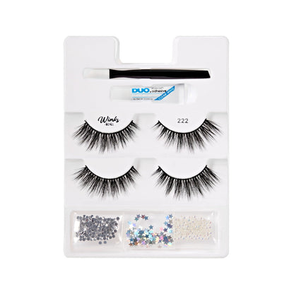 1 pair of lashes on a white background