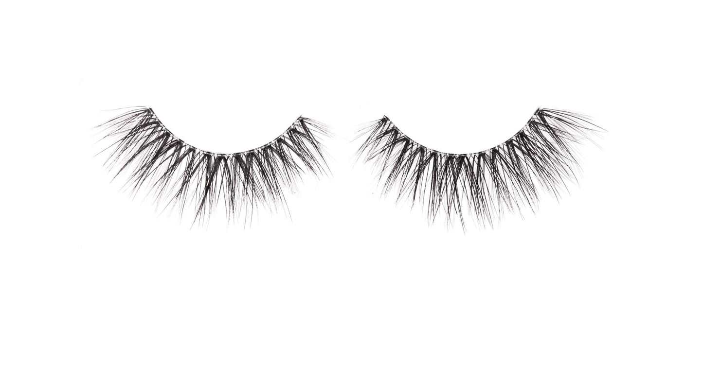 1 pair of lashes on a white background